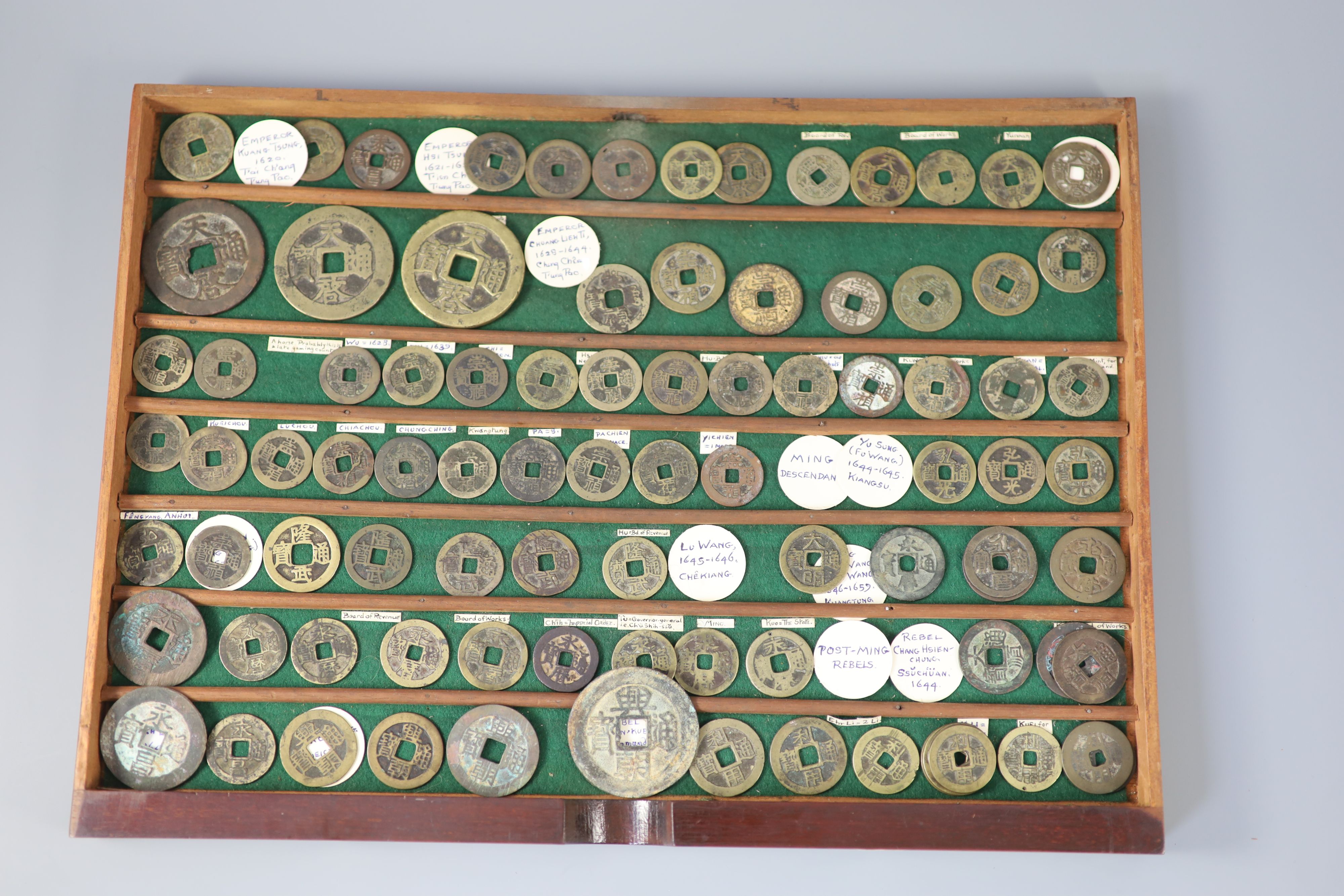 China, 115 bronze round coins, late Ming dynasty and post Ming rebels, (1620-1678)